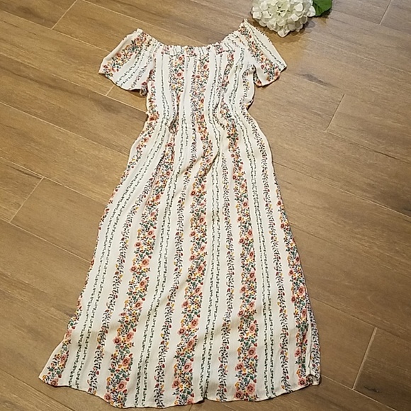 Old Navy Dresses & Skirts - Floral Midi Dress